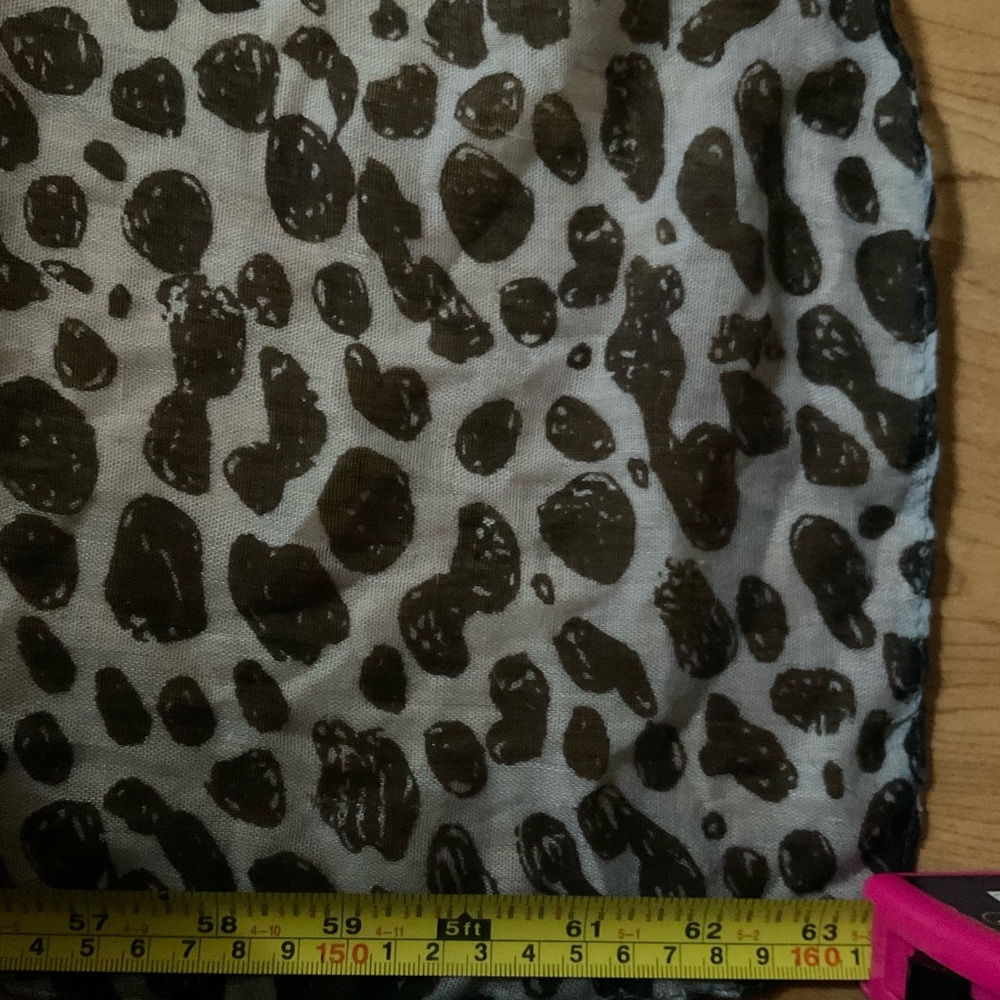 “MOSCHINO THEME” SCARF Shopping and Animal Print Large Size. - Picture 8 of 11